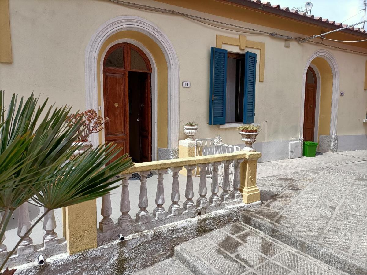 La Terrazza Nel Cuore Di Capoliveri ภายนอก รูปภาพ