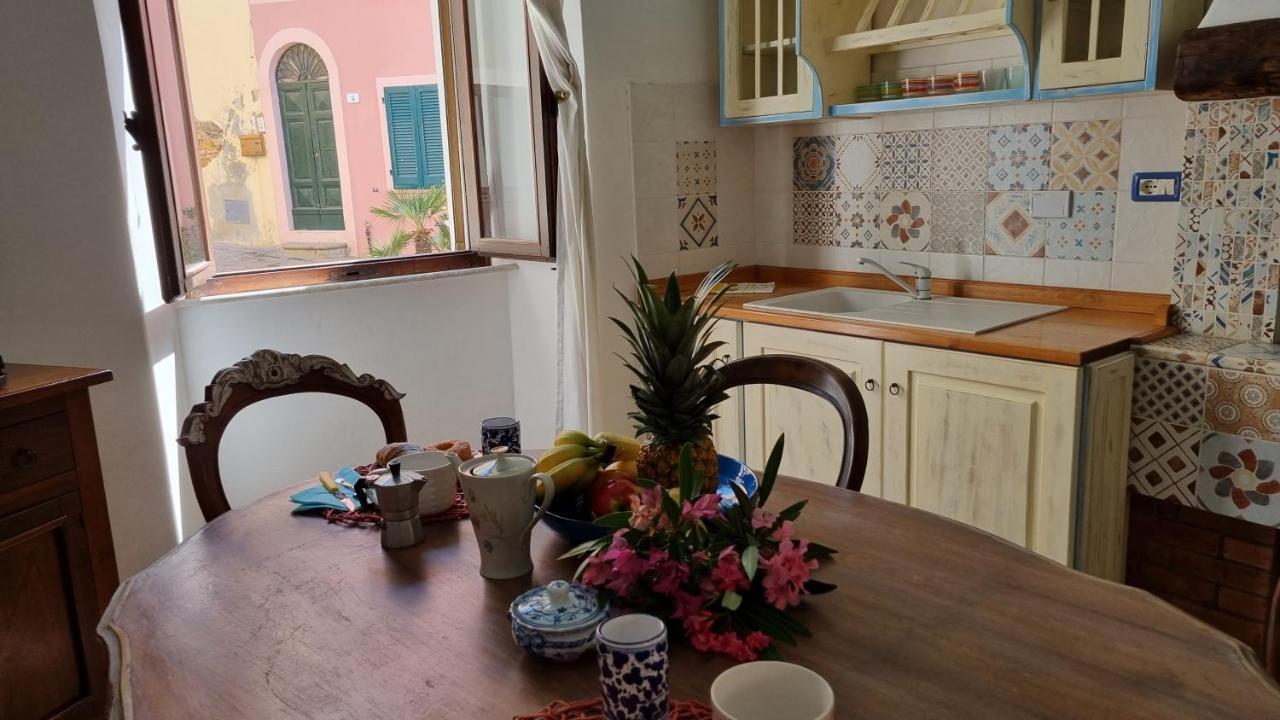 La Terrazza Nel Cuore Di Capoliveri ภายนอก รูปภาพ